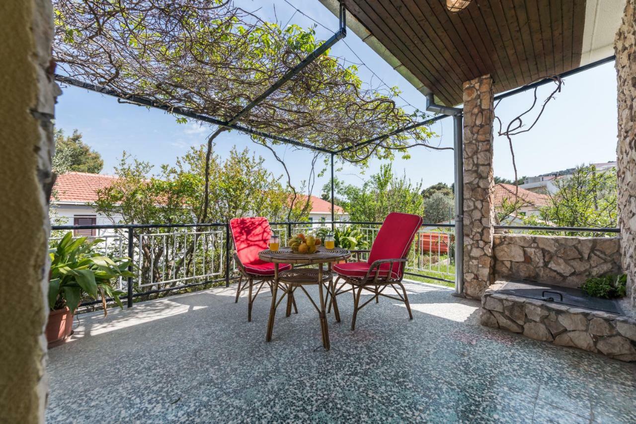 Beach House Lana Слатине Екстер'єр фото